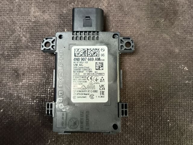 bontott AUDI E-TRON Jeladó (Magában)