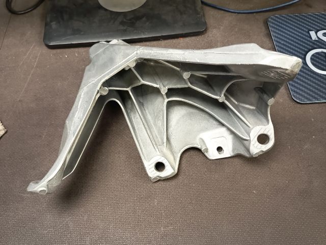 bontott AUDI E-TRON Motor Tartó Bak (Fém)