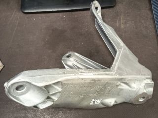 bontott AUDI E-TRON Motor Tartó Bak (Fém)