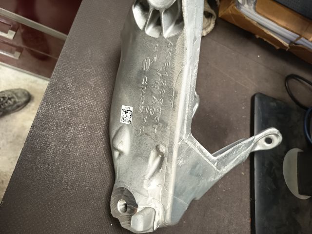 bontott AUDI E-TRON Motor Tartó Bak (Fém)