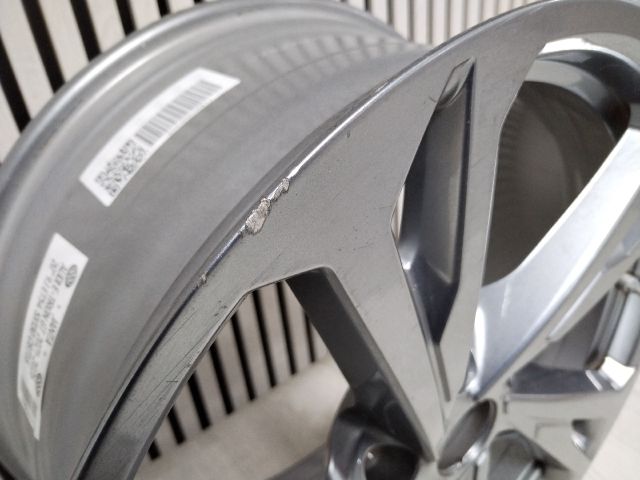 bontott AUDI E-TRON Alufelni (1 db)