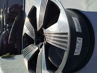 bontott AUDI E-TRON Alufelni (1 db)