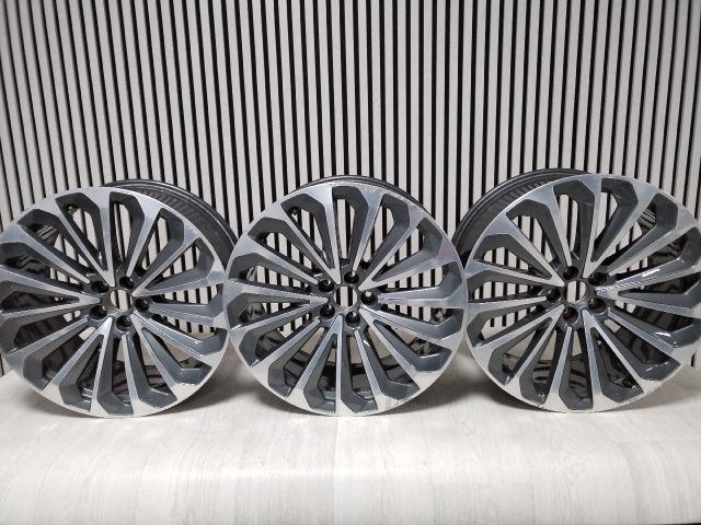 bontott AUDI E-TRON Alufelni Szett