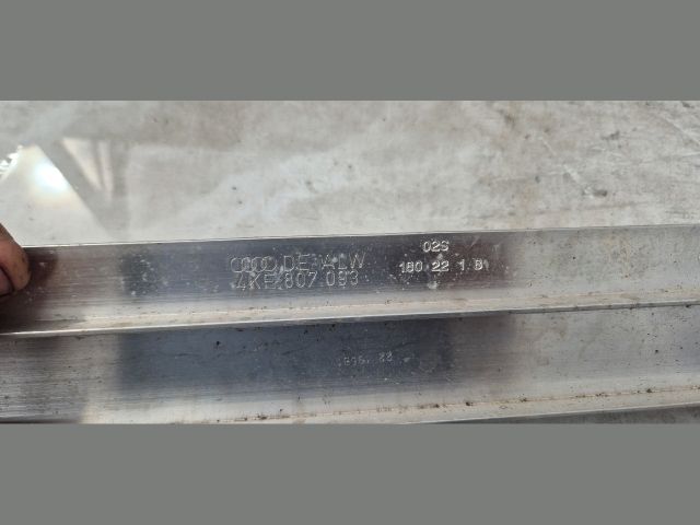 bontott AUDI E-TRON Első Lökhárító Merevítő (Fém)