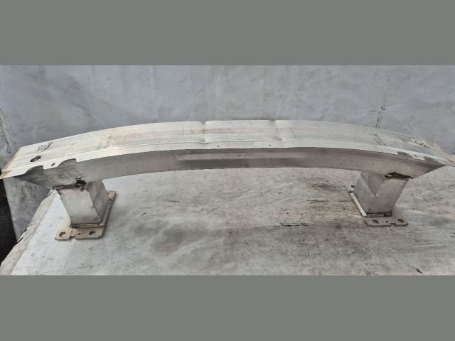 bontott AUDI E-TRON Első Lökhárító Merevítő (Fém)