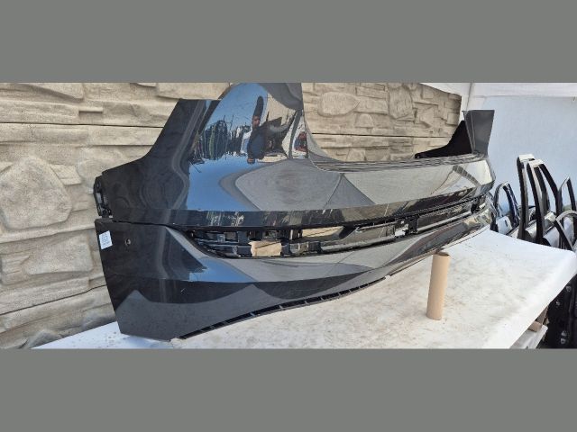 bontott AUDI E-TRON Hátsó Lökhárító (Üresen)