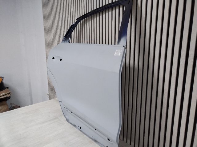 bontott AUDI E-TRON Jobb hátsó Ajtó (Üres lemez)