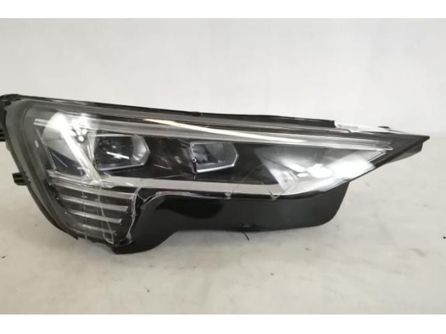 bontott AUDI E-TRON Jobb Ledes Fényszóró