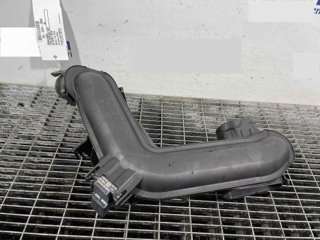 bontott AUDI Q2 Légbeömlő Cső