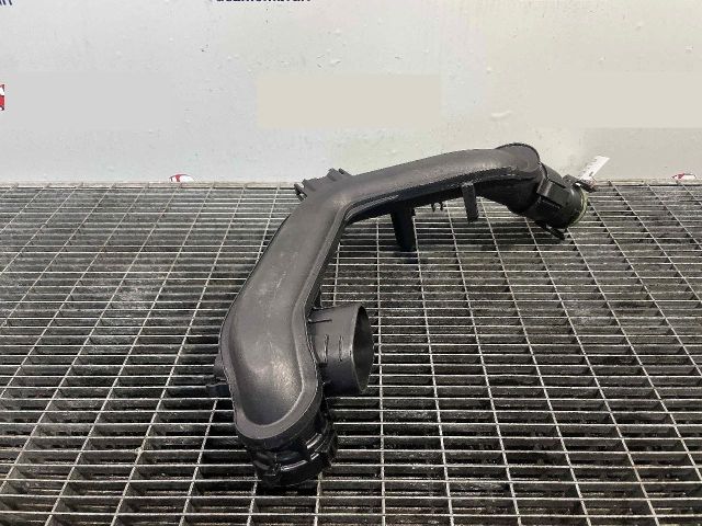 bontott AUDI Q2 Légbeömlő Cső