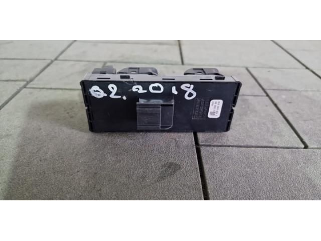 bontott AUDI Q2 Ablakemelő Kapcsoló Négyes / Kettes