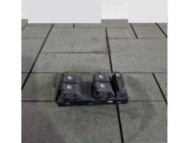 bontott AUDI Q2 Ablakemelő Kapcsoló Négyes / Kettes