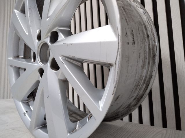 bontott AUDI Q2 Alufelni (1 db)