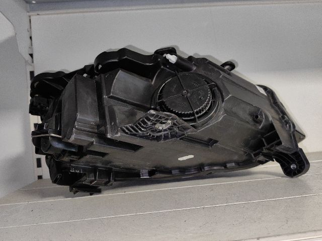 bontott AUDI Q2 Bal Fényszóró