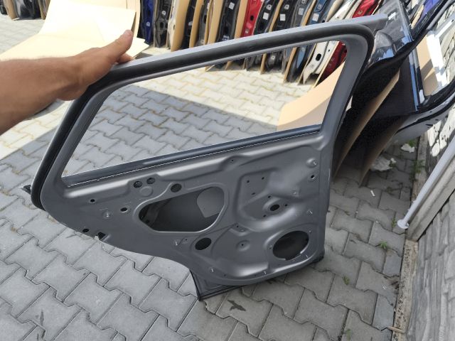 bontott AUDI Q2 Bal hátsó Ajtó (Üres lemez)
