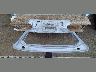 bontott AUDI Q2 Csomagtérajtó (Üres lemez)