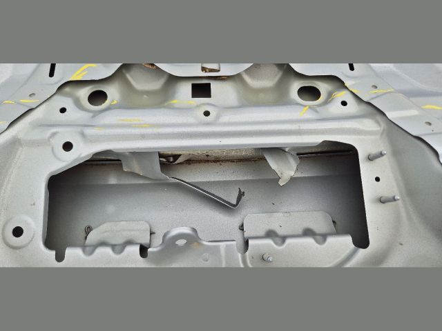 bontott AUDI Q2 Csomagtérajtó (Üres lemez)