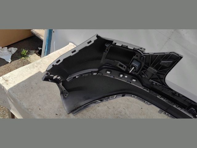 bontott AUDI Q2 Hátsó Lökhárító (Üresen)