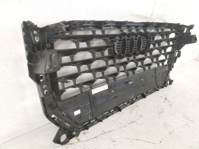 bontott AUDI Q2 Hűtőrács