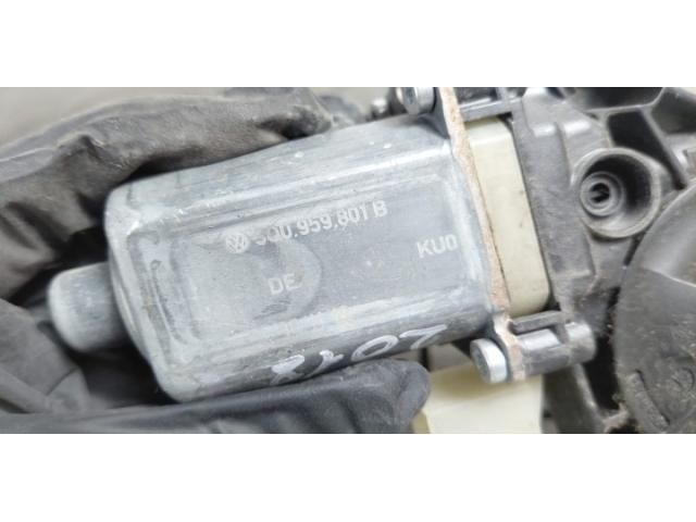 bontott AUDI Q2 Jobb első Ablakemelő Motor