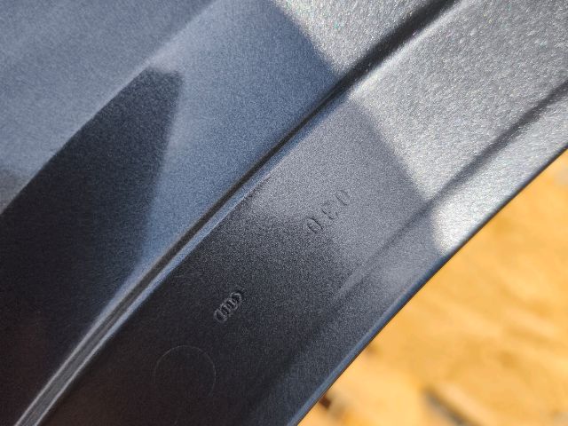 bontott AUDI Q2 Jobb első Sárvédő