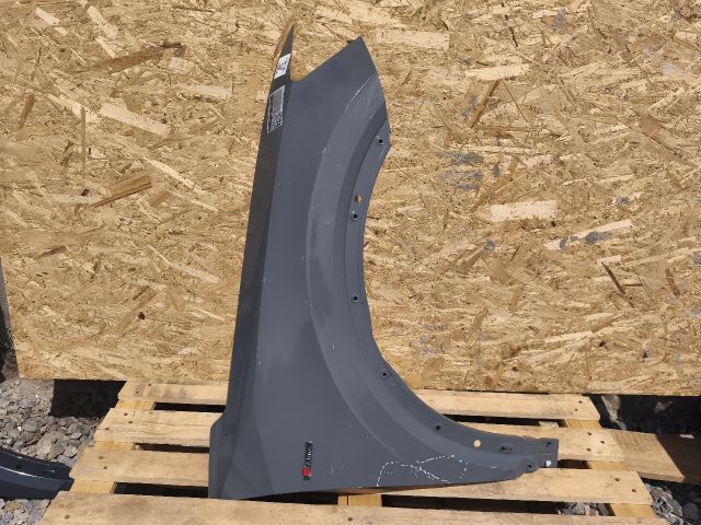 bontott AUDI Q2 Jobb első Sárvédő