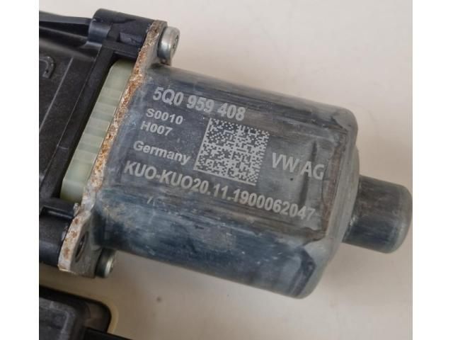 bontott AUDI Q2 Jobb hátsó Ablakemelő Szerkezet (Elektromos)