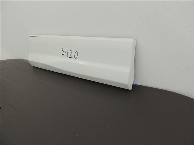 bontott AUDI Q2 Jobb hátsó Ajtó Díszléc