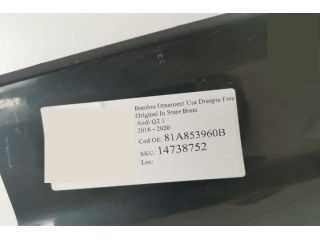 bontott AUDI Q2 Jobb hátsó Ajtó Díszléc