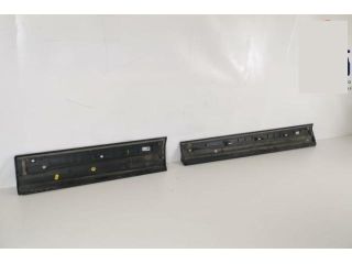 bontott AUDI Q2 Jobb hátsó Ajtó Díszléc