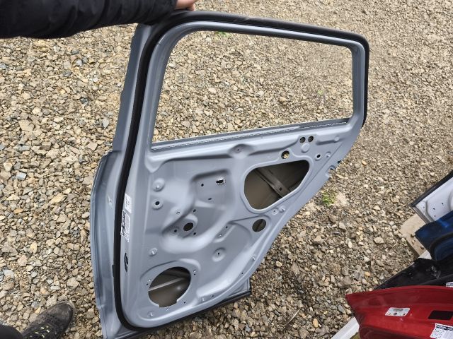 bontott AUDI Q2 Jobb hátsó Ajtó (Üres lemez)