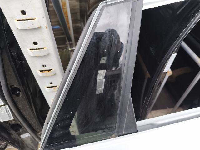 bontott AUDI Q2 Jobb hátsó Ajtó (Üres lemez)