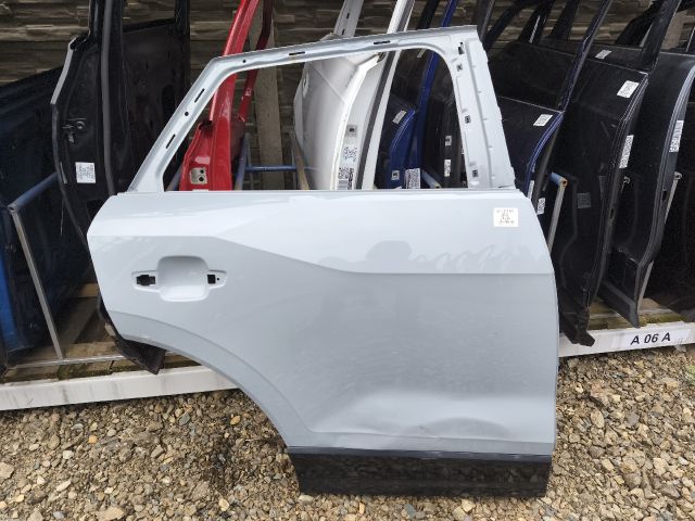 bontott AUDI Q2 Jobb hátsó Ajtó (Üres lemez)