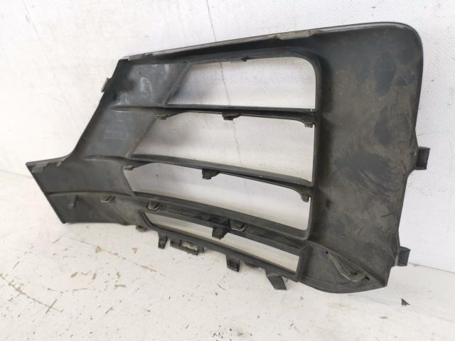 bontott AUDI Q2 Jobb Ködlámpa Rács