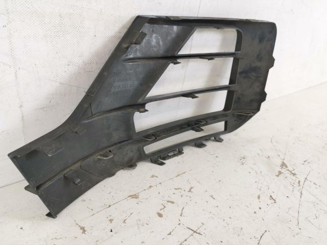 bontott AUDI Q2 Jobb Ködlámpa Rács