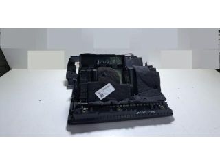 bontott AUDI Q2 Kesztyűtartó