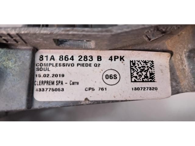 bontott AUDI Q2 Könyöklő