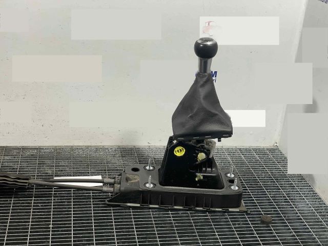 bontott AUDI Q2 Váltógomb