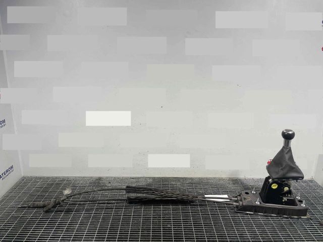 bontott AUDI Q2 Váltógomb