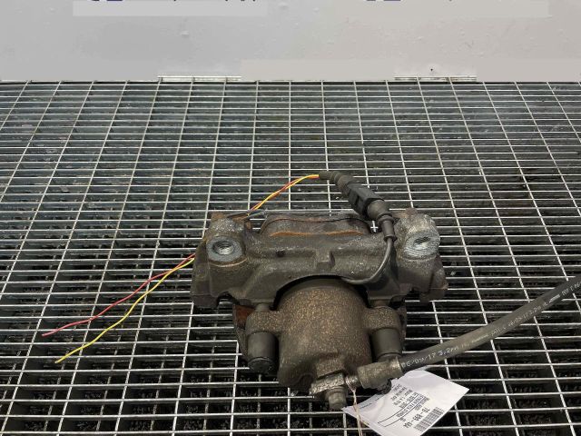 bontott AUDI Q3 Bal első Féknyereg Munkahengerrel