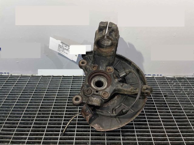 bontott AUDI Q3 Jobb első Csonkállvány