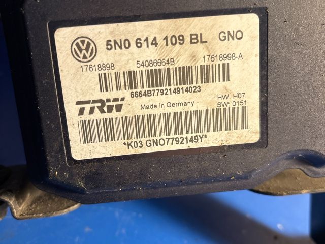 bontott AUDI Q3 ABS Kocka