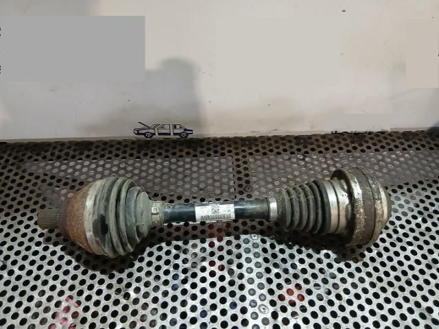 bontott AUDI Q3 Bal Féltengely