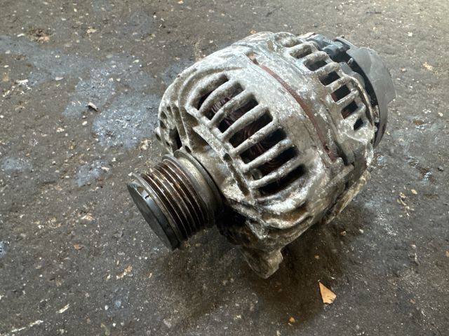 bontott AUDI Q3 Generátor