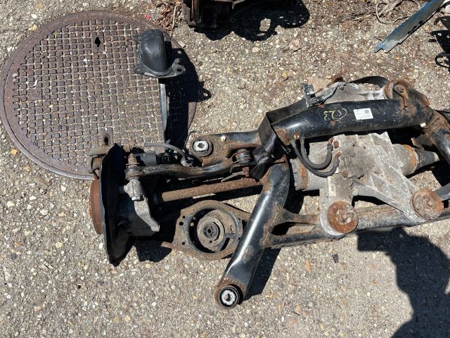 bontott AUDI Q3 Hátsó Híd (Tárcsafékes)