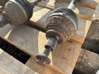 bontott AUDI Q3 Jobb Féltengely