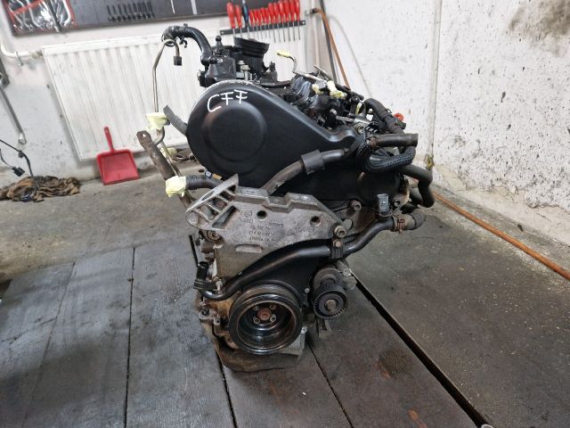 bontott AUDI Q3 Motor (Fűzött blokk hengerfejjel)