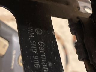 bontott AUDI Q3 Motorvezérlő Tartó