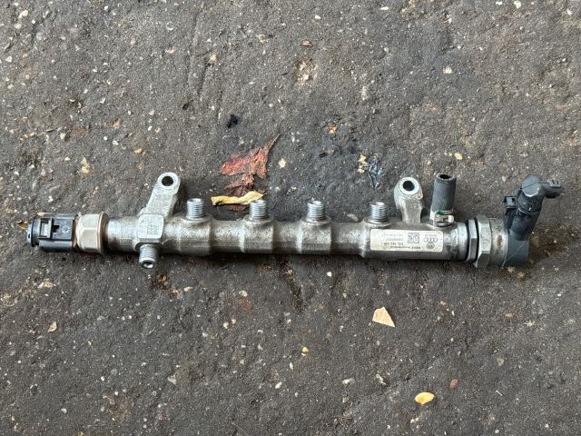 bontott AUDI Q3 Porlasztó Sor / Híd