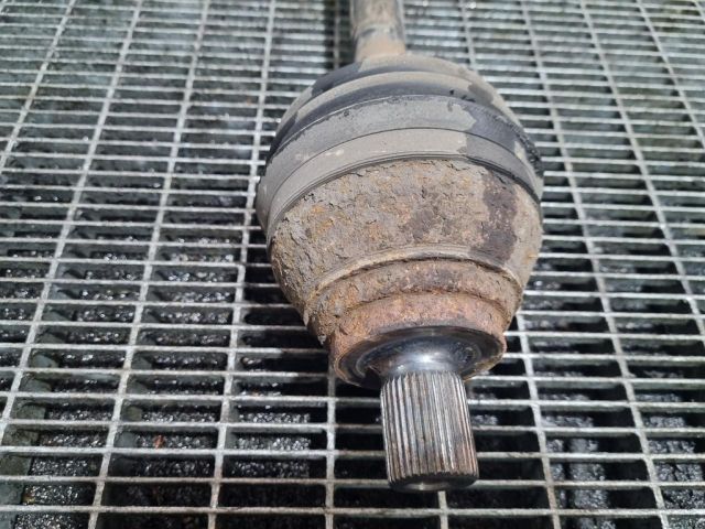 bontott AUDI Q3 Bal Féltengely